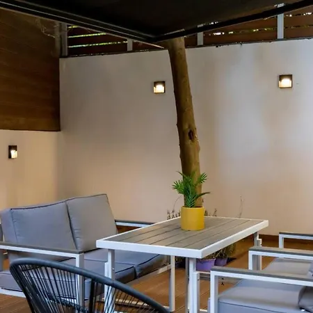 Apartment Backyard Modern House Nea Smyrni *